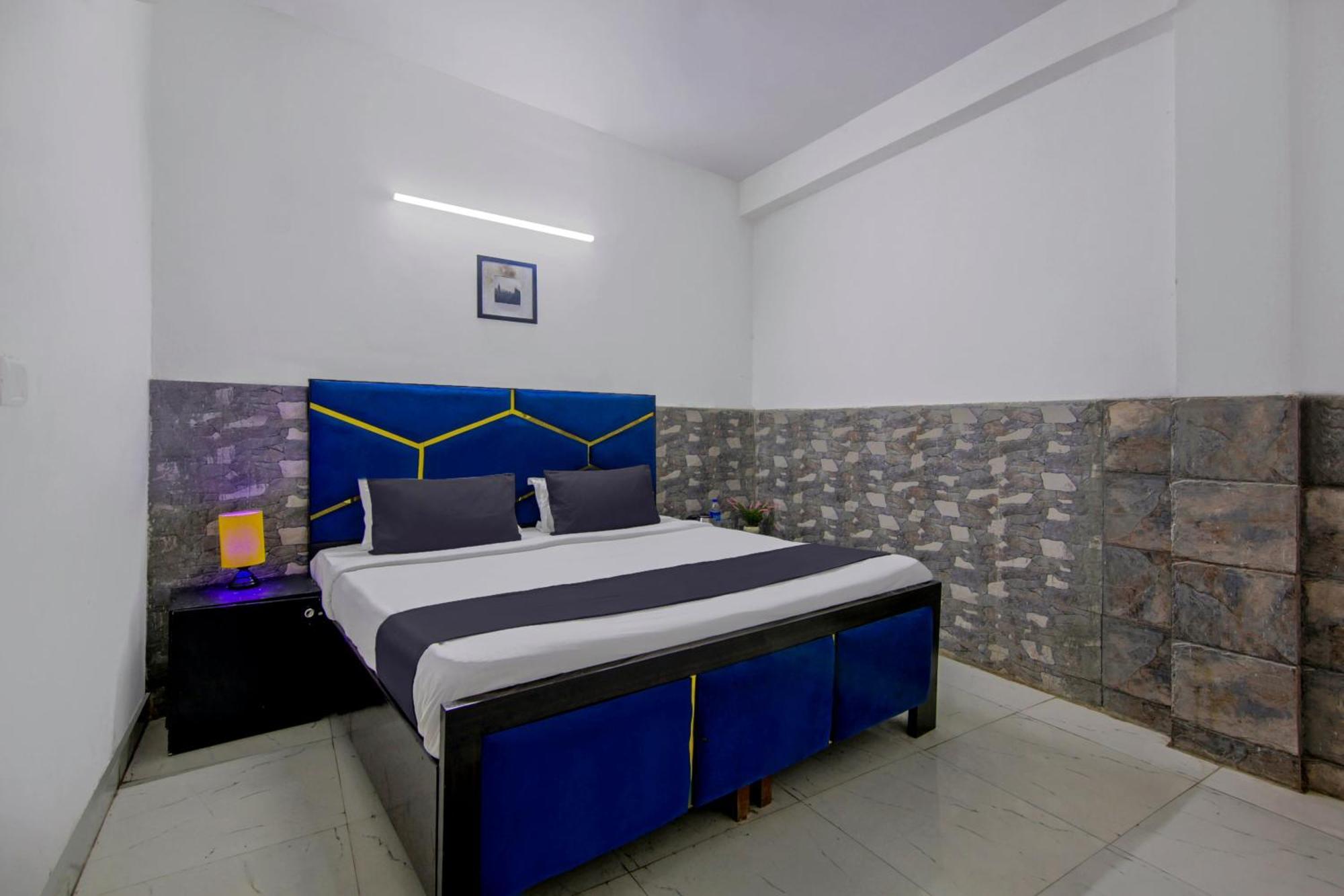 OYO 89904 Hotel Relax Inn New Delhi Buitenkant foto