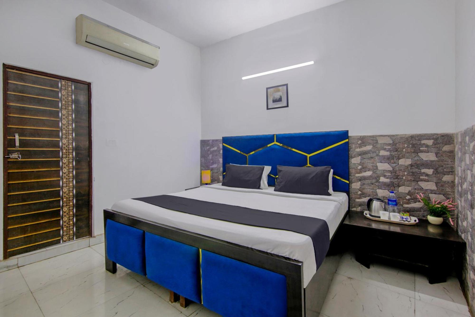 OYO 89904 Hotel Relax Inn New Delhi Buitenkant foto